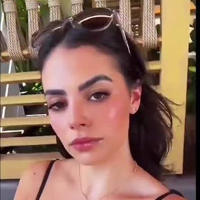 Lara67248953971's profile picture.