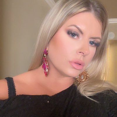 SerotoninExpert's profile picture. 🇺🇸🦅Tap the 🔔+ above 👆🏼 to get notified. Writer. Conservative. Business owner. Mom. Okie Raised. Assistant to Patriot Rob (@TheRob1772) of Critical Mass.