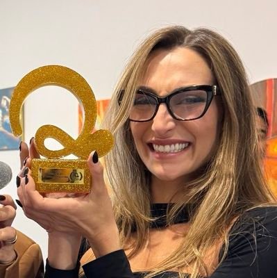 oliv3ir4julia's profile picture. sofiastarling | written by taylor swift