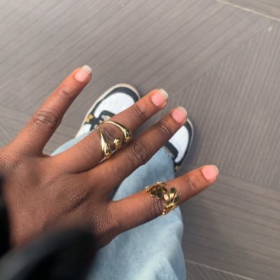 yourloveTinuola's profile picture. fais ce qui te semble bien|| BAD PERSON||Virtual Assistant||KSN🔥||@Renikeeee_ wife 🤭