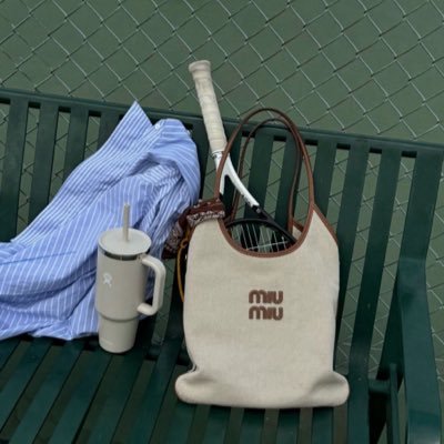 ___vi0's profile picture. 