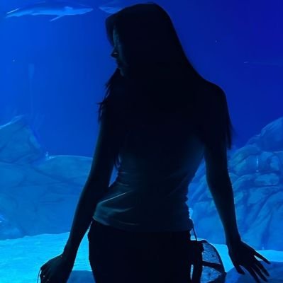 onemilionedolar's profile picture. when blackpink say || if i'm so beautiful, then why? ||