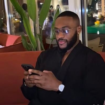 e4ma_rai's profile picture. 