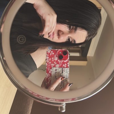 malditameli's profile picture. lacosta / @meeeli999