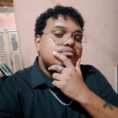 TheLirouCarlos's profile picture. Vim pra cá pelo os memes