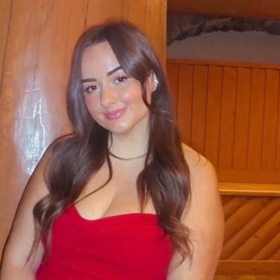 kelsaywhat's profile picture. senior features reporter @yahoonews @yahooent ✩ 
reach out: kelsey.weekman@yahooinc.com