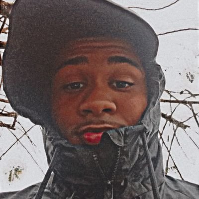 dege_efeo's profile picture. Luta interna pra saber quais 4 filmes boto como favoritos no Letterboxd...