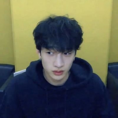 channieturro_'s profile picture. escuchando skz con denji