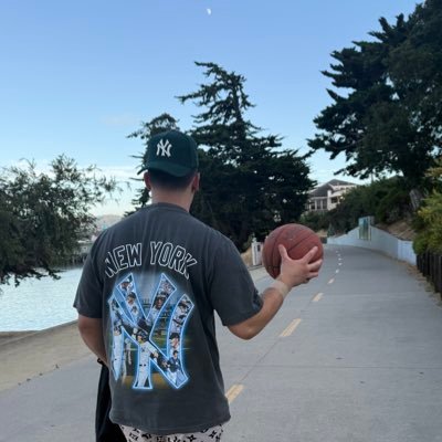 alejhoops's profile picture. Breaking down the Suns and whoever’s ruining my slip. Still choosing pain every season.