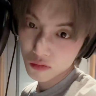 batufreak's profile picture. 25yo ;; rps       :; TOMORROW  X  TOGETHER :;
Just here to read and have fun. 
all ships, solos dni