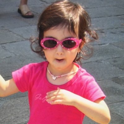 ishatzeira's profile picture. אין לי כבר אישה, אני בושה קשה