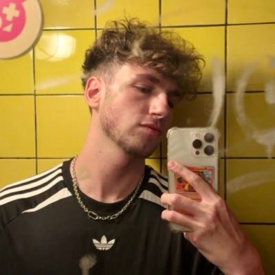 pierreeverywhr's profile picture.