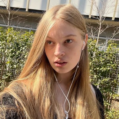 vivllainous__X2's profile picture. Daughter of Elon Musk❤️🚀, Professional E-list Celebrity and aspiring something or other -A human being (probably)