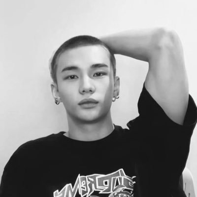 02Kusunoki's profile picture. 𝐅𝐈𝐂𝐓𝐈𝐎𝐍𝐀𝐋 𝐂𝐇𝐀𝐑𝐀𝐂𝐓𝐄𝐑 𝐁𝐘 https://t.co/SDXAww8IQ2 . 楠次郎 / Jiro Kusunoki—x2004