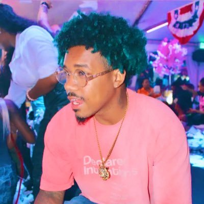 AlexJayeSINGER's profile picture. Mentally on vacation 🏖️ Chasing peace like it owes me money 🧘🏽‍♂️🎯 Music, vibes & occasional deep thoughts between eating chocolate chip cookies 🎶