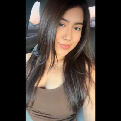 vanessadele0n's profile picture. here to vent 👩🏻‍💻