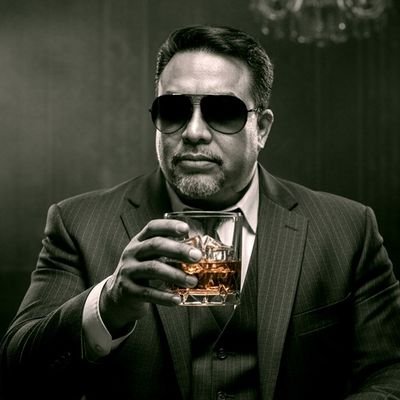 FranOrtizSV's profile picture. Tuiteo por placer de fútbol, literatura, rock, la vida y la política. No intento complacer a nadie pero tampoco ofender, mucho agradecería su reciprocidad.