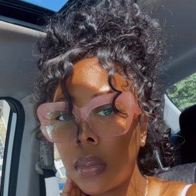 Eye_YawnUgh's profile picture. 🫶🏽