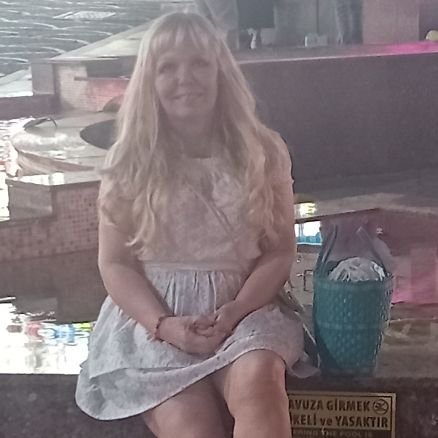 azzizzi33's profile picture. Vill ha ett rättvist och fredligt samhälle älskar Italien, Frankrike och Österrike 🍰☕modig stenbock. Har öppnat https://t.co/QgHI5e0T7c