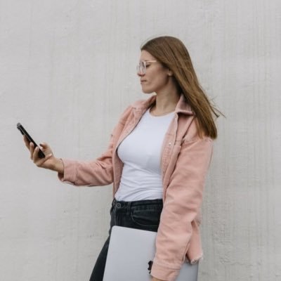 TribalEnjoyer's profile picture. 🏝️📺 girl? she’s a mom. chips before a workout?