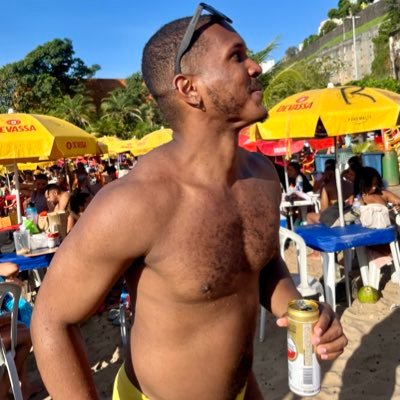 badogayra's profile picture. gifs do clodovil, bordões da bianka nicole, vídeos da renatinha e a essência de gabriel randal