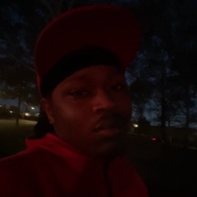 Starthebaddestt's profile picture. Bisexual👨🏽‍❤️‍💋‍👨🏾-👩🏽‍❤️‍💋‍👨🏾