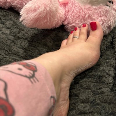 _castqueen_'s profile picture. Nie jestem fantazją. Jestem nałogiem. Wrócisz - nie dlatego, że chcesz, tylko dlatego, że musisz. Bo właśnie tak działa uzależnienie. Cicho i nieodwracalnie. 🎀