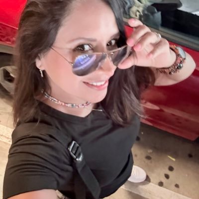 yaninapineda10's profile picture. “Life is a game” 📈📊📉