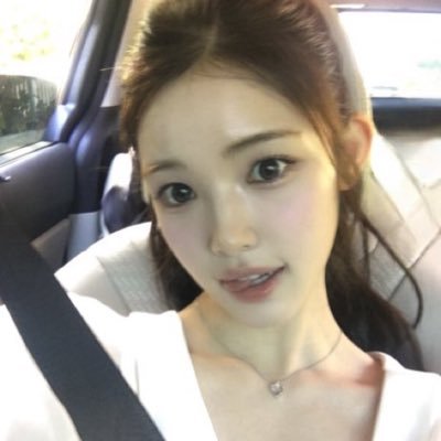 angelkumaquotes's profile picture. 🪷🧁 ͟͟͞♡