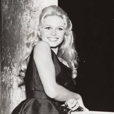 FrancaisBisou's profile picture. They may call me a sinner, but I am at peace with myself. My better half; @TheCoolerKing_ ᥫ᭡ | 21+ | NSFW | DivineKindred || Not affiliated with Brigitte Bardot