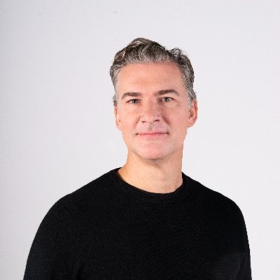 fowlerdf's profile picture. Senior Editor @TheTradeDesk; Author of FallingThroughClouds (@StMartinsPress); Contributing writer to @bbc_worklife @guardian @VanityFair