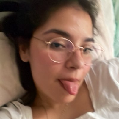 shinnnylg's profile picture. Me gusta leer y eso es todo