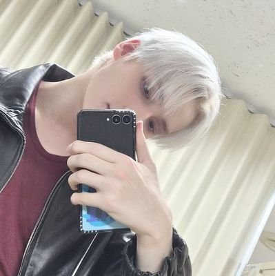 huenrngkai's profile picture. An angelic maknae who hold his little star, Soobin, with love since 2002.