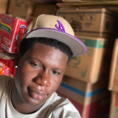 ZEEZOLDTAKER's profile picture. JUST DIFFERENT ↔️💕💐