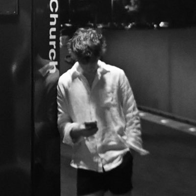 chriswray_'s profile picture. growing a portfolio of info and consulting companies…