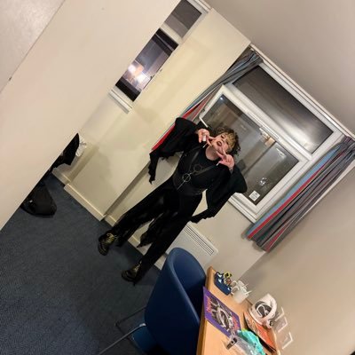 brxin_dexd_'s profile picture. Hope you think I’m chill, I’m just trying to pass as human!?!