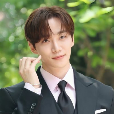 kdrvibe's profile picture. “ 이준호 없는 하루는 불가능해 “ 열린 마음으로 응원합니다 항상 행복하세요 오빠 ღ 사랑해 ღ 𝗦𝘂𝗽𝗽𝗼𝗿𝘁𝗲𝗿 𝗳𝗿𝗼𝗺 𝗕𝗲𝗹𝗴𝗶𝘂𝗺! 💙