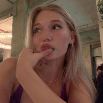 anatudies's profile picture. doutora em jogos vorazes!