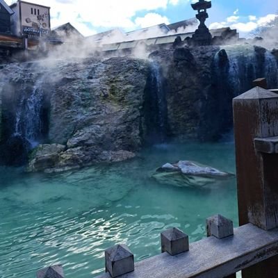 2b4qKaFgyE89171's profile picture. 時代は悪から善の時代に…北や南に流れて行く。今日の漁場や好餌は荒れております。右も左も中庸も何が正しい世の中か分かりませんが、素の自分を出して行くのが正道かと。今宵も屋根裏から哀れみのピクチャー＆イエローファイター。そこから見える大局観の景色は欲の渦潮。潜在的に古代巫女の「叡智」を持つ女性。Mの再来…たった一つの希望。