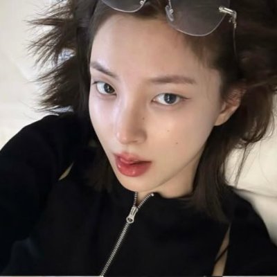 vanillyaes's profile picture. adulting is soup and i am a fork