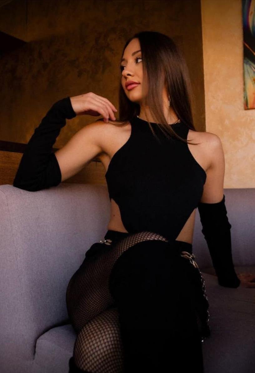 LavernD47526's profile picture. 🌙 Poetic / Emotional @B1ankalove