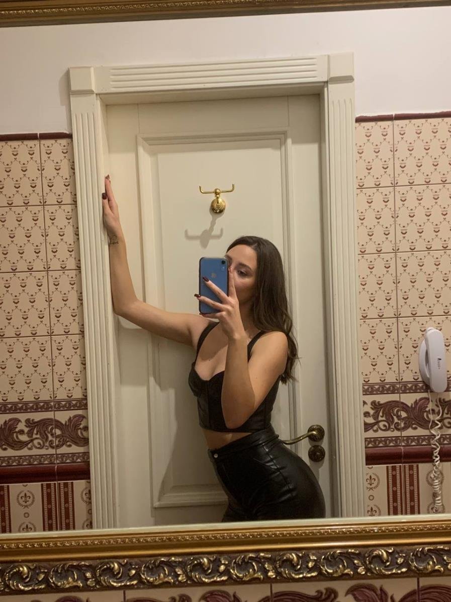 DebroahKat39047's profile picture. 💋 you’ll get addicted to calm @B1ankalove