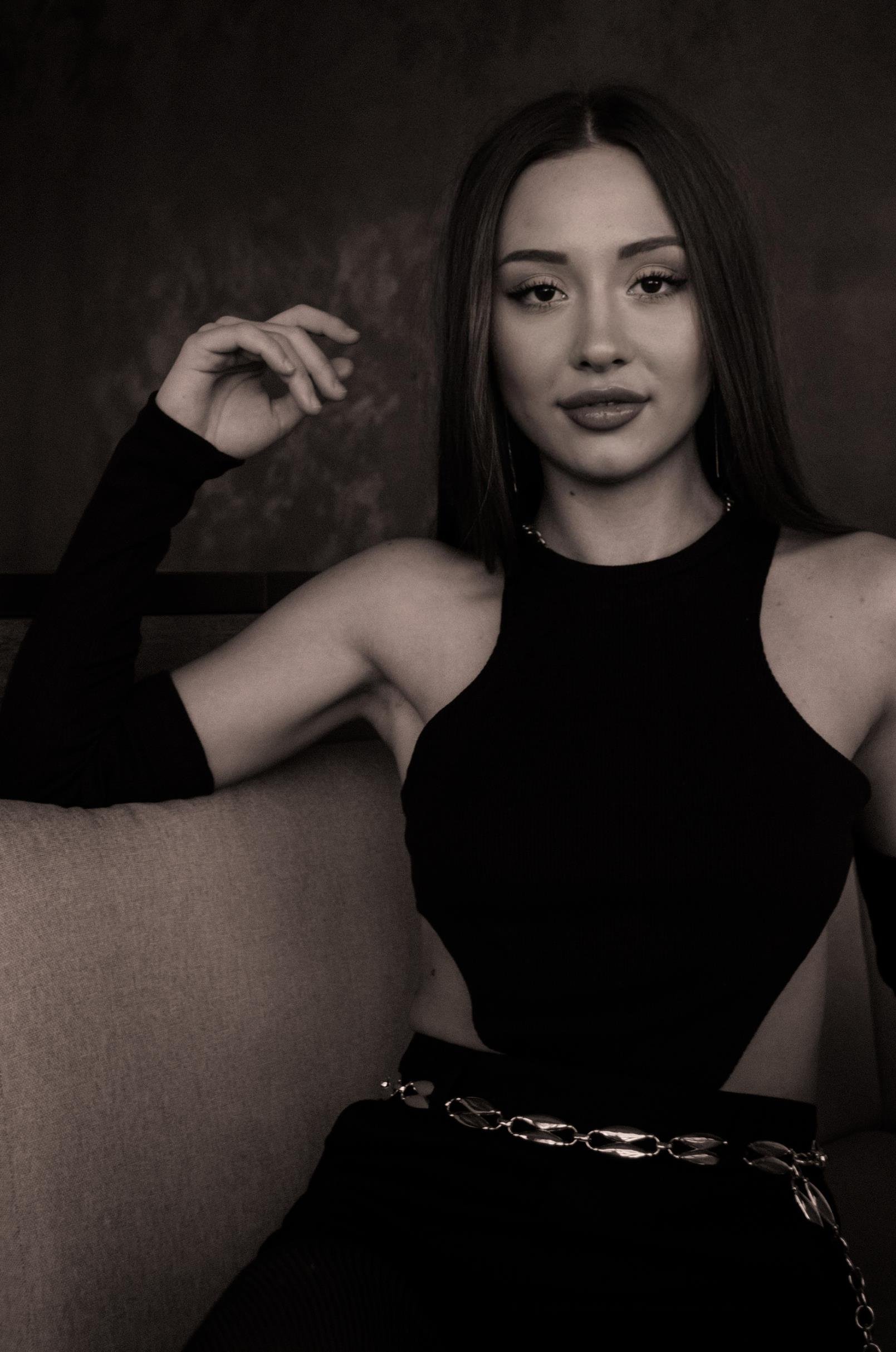 Katheri60597526's profile picture. ☕ I could match your slow energy, easily 💫 @B1ankalove