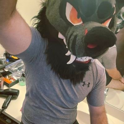 Emberwolf_ad's profile picture. NSFW/spicy side of the wolf/ he him/ dms open