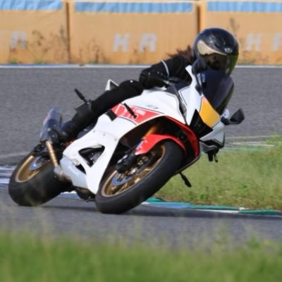 yzf_r7ztmy's profile picture. 04 動物やら可愛いものとかかっこいいものは好物　twice,aespa🔝4 牛沢🐮キヨ🐱 #ずっと真夜中でいいのに #ちいかわ #呪術廻戦🏍️60thストロボYZF-R7(‘22) (RM39J) DM❌