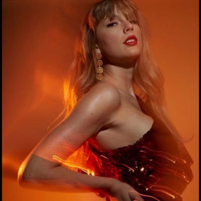 sketeswiftie's profile picture. Taycouver n2 🫶🏻🪩 ⚡️RED tour 06/22/13 🧣- REP tour 08/04/18 🐍 💕🪩🩵