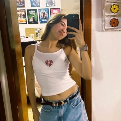 carolfallsinluv's profile picture. 