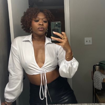 TheySaySheyy's profile picture. a sensitive, sarcastic thug.