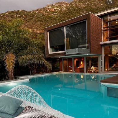 tebsi_r's profile picture. Queen