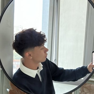 eduwetss's profile picture. 